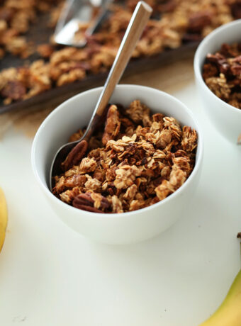 Banana-Bread-Granola-healthy-delicious-and-easy-