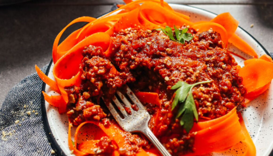 PERFECT-1-Pan-Tempeh-Bolognese-Hearty-flavorful-ready-in-30-minutes-vegan-glutenfree-pasta-marinara-tempeh