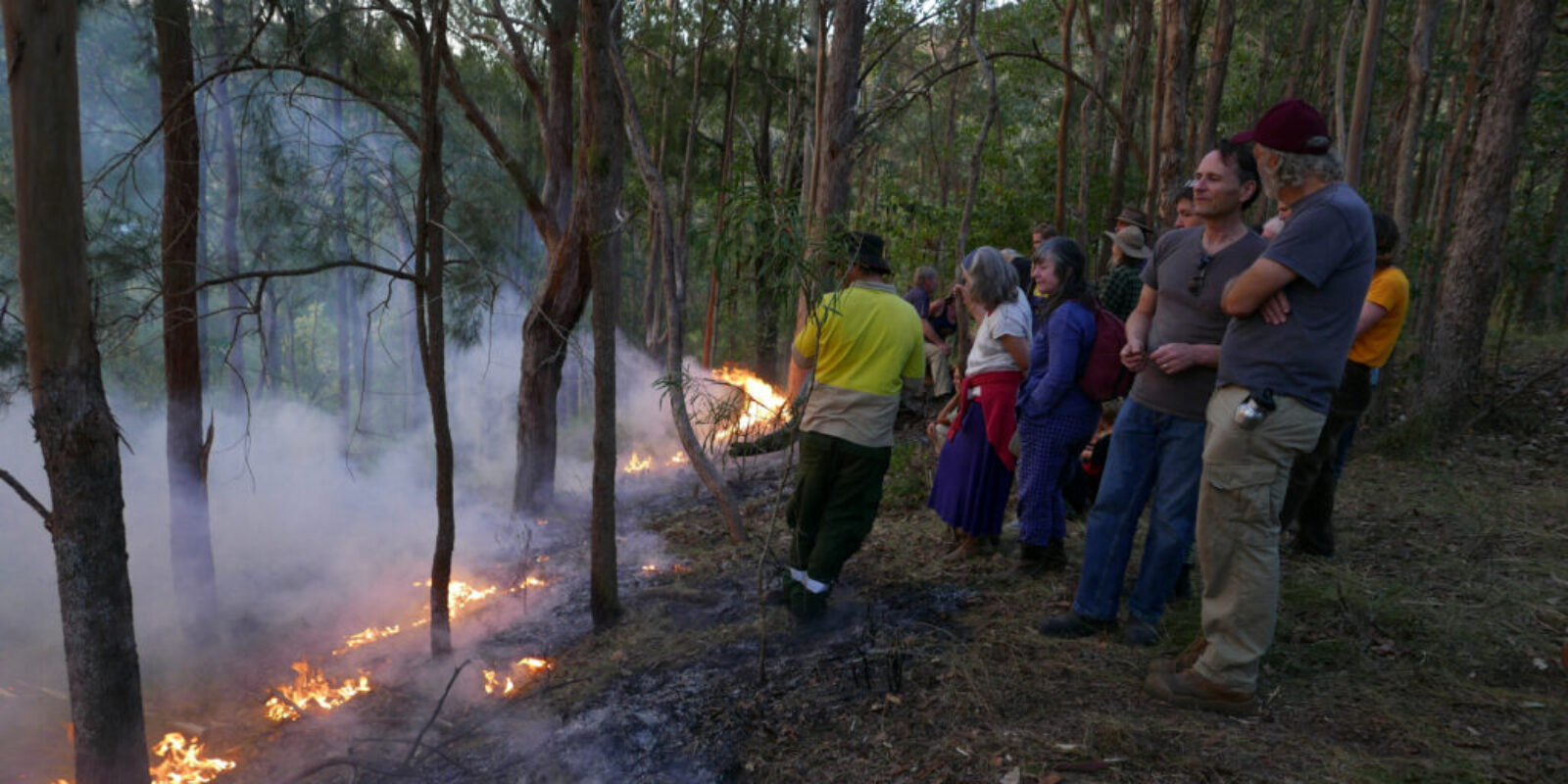 Indigenous Australians teach landowners traditional methods to fight fire with fire